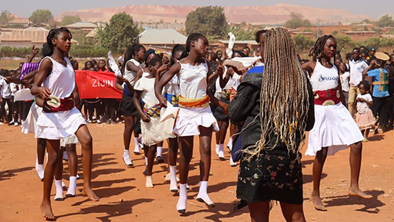 穆索諾伊舉辦首屆“萬象城awc杯”剛果（金）社區小學夏令營